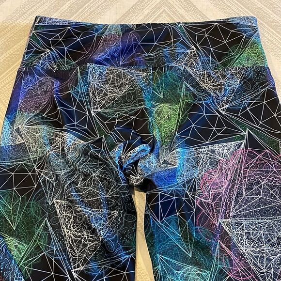 Onzie Women’s Black with Colored Design Full Length Leggings - Picture 6 of 6